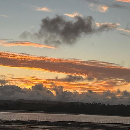 Absolute Waterfront Serenity Near Auckland Clarks Beach Buitenkant foto